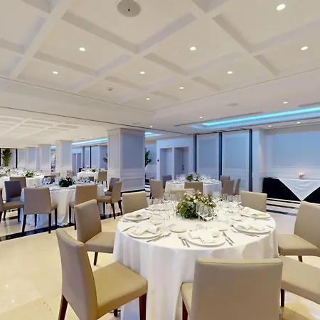 Andalucía Center Hotel